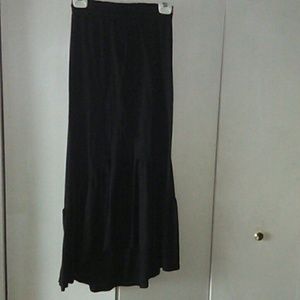 FREE WITH PURCHASE.  SIMPLE BLACK RUFFLE SKIRT